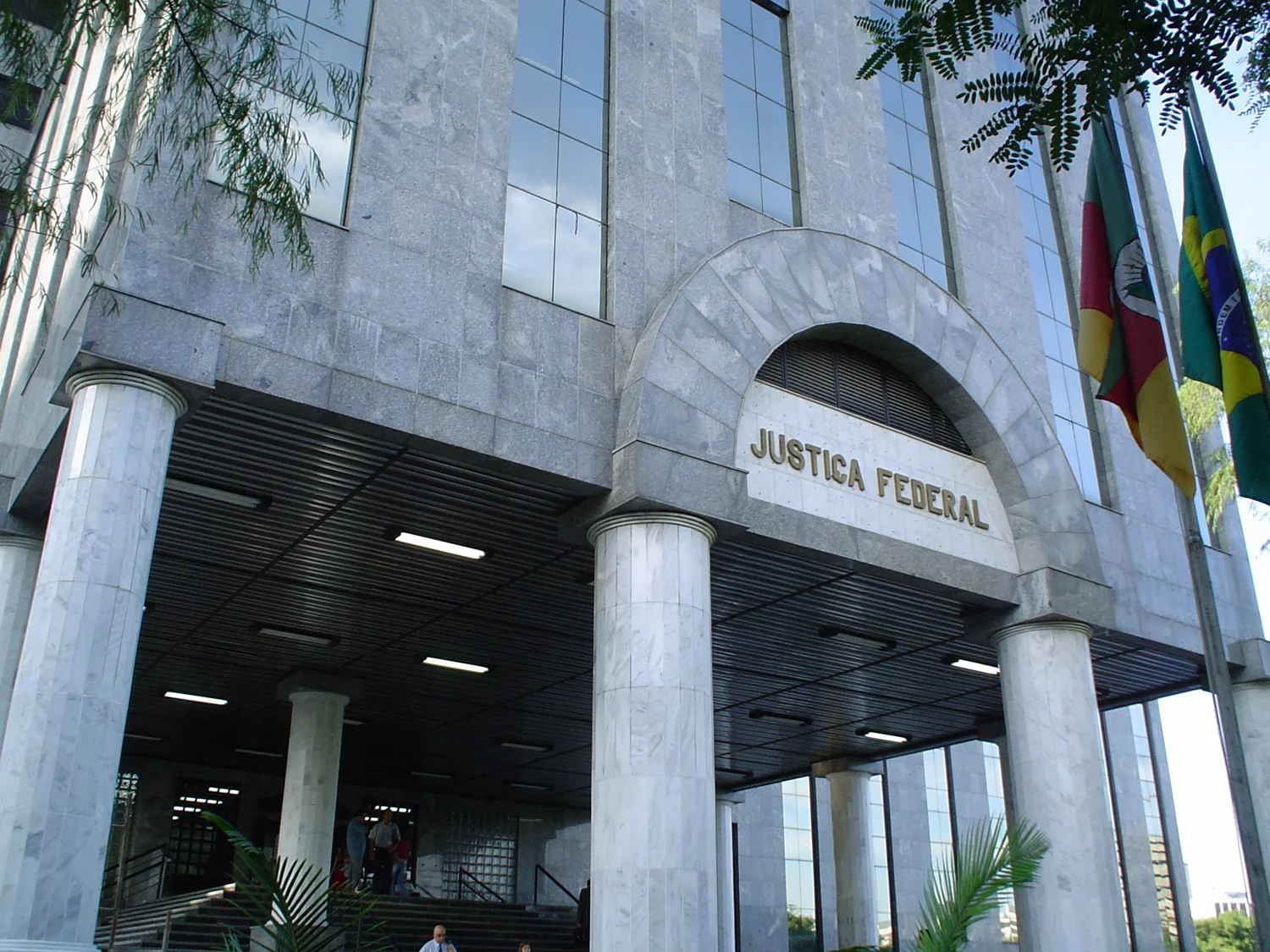 Justiça Federal condena mulher que ocultou união estável para manter pensão por morte de militar