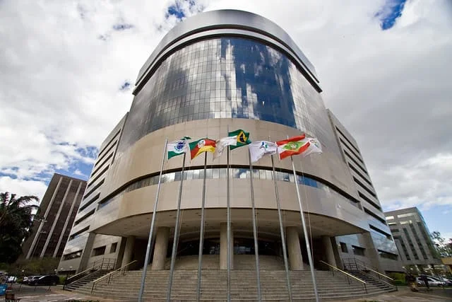 TRF4 afasta aplicação do Tema 1124 do STJ ao reconhecer que perícia judicial teve caráter apenas acessório na comprovação do tempo especial