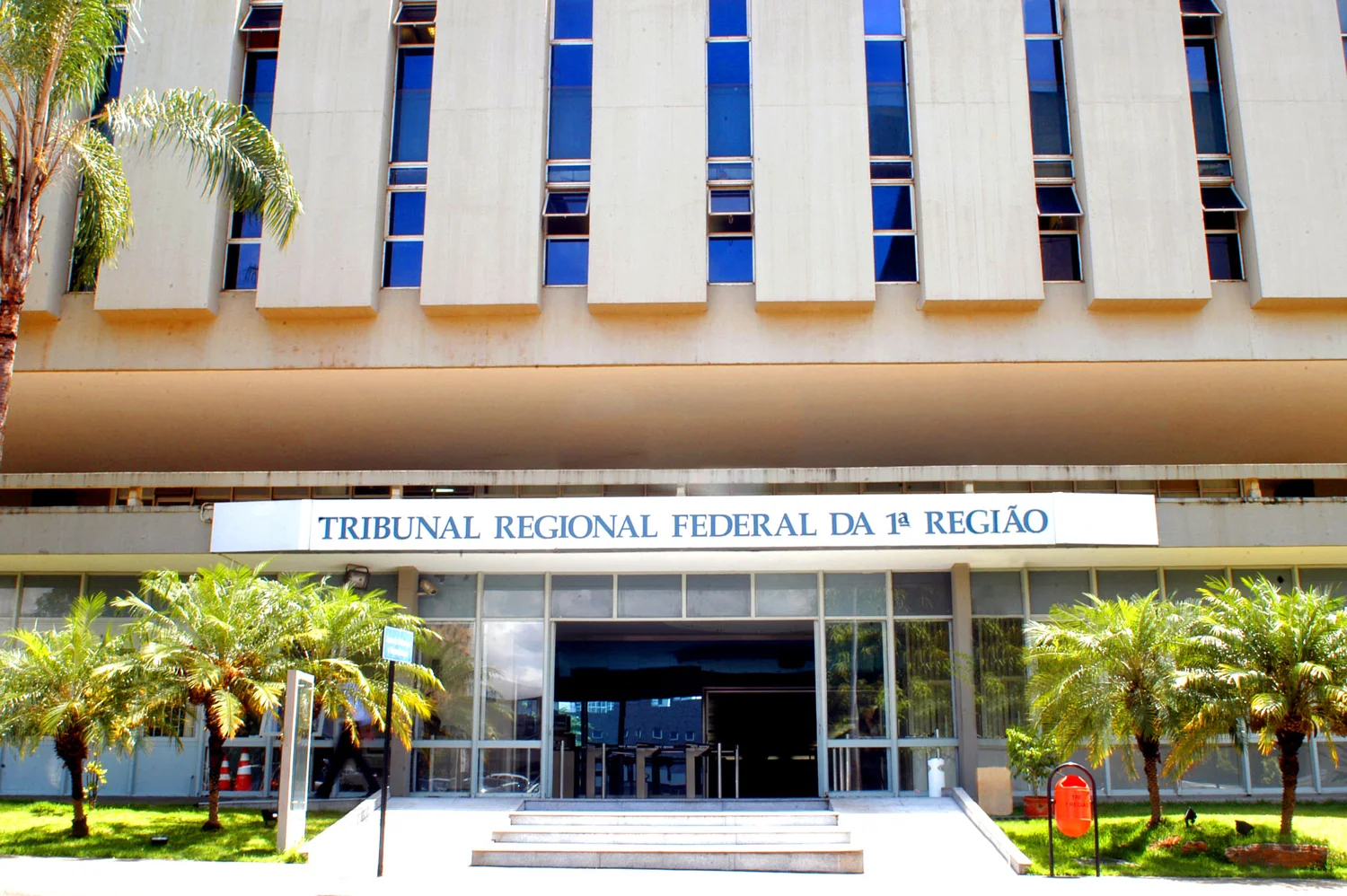 TRF1: INSS não pode obrigar beneficiário de auxílio-acidente a fazer exames periódicos de revisão conforme norma posterior ao início da concessão