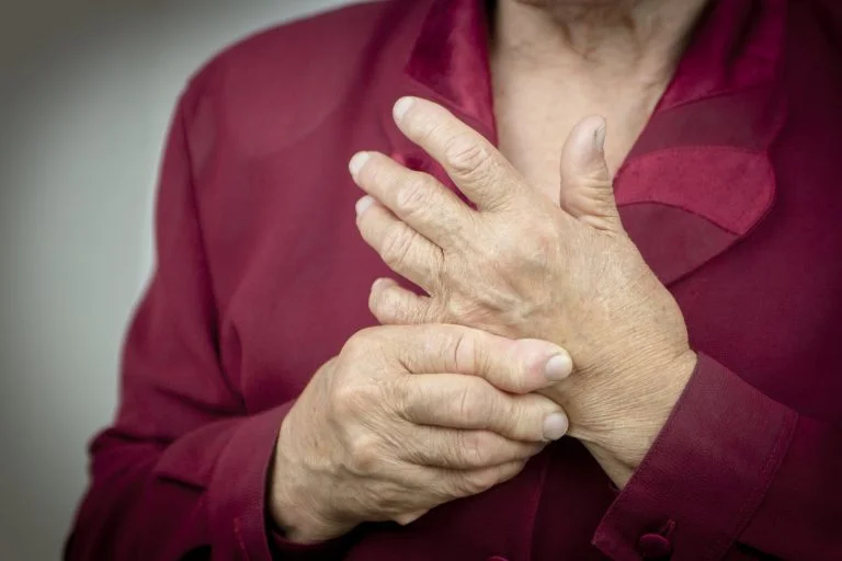 Fibromialgia é deficiência? O que diz a nova Lei 15.176/2025