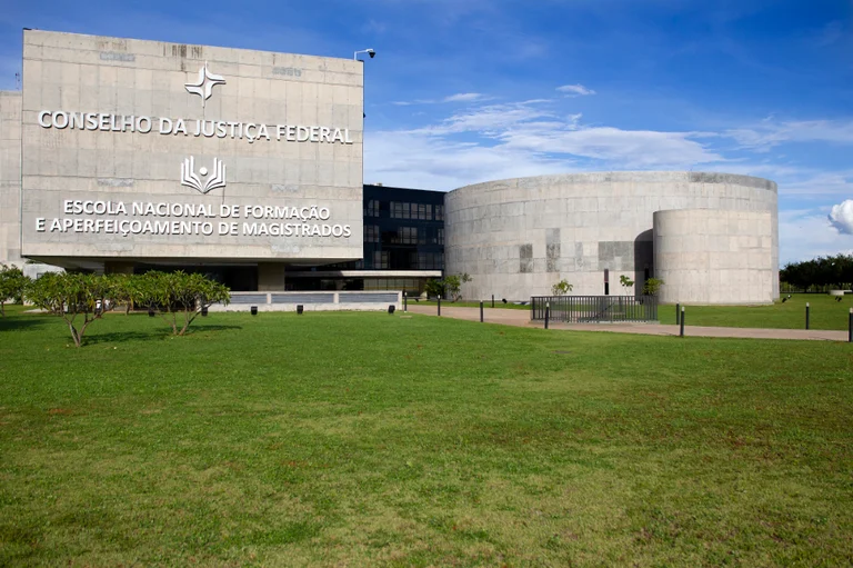 TNU decide que complementação de contribuição do MEI no curso da ação permite fixação de efeitos financeiros na DER