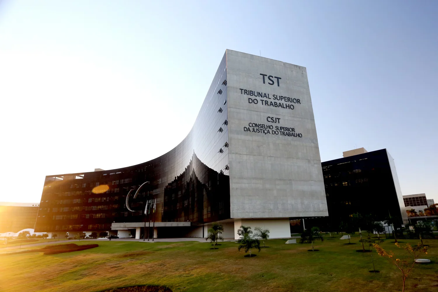 O Tema 132 do TST e a Imprescritibilidade do Direito ao PPP: Segurança Jurídica ao Trabalhador
