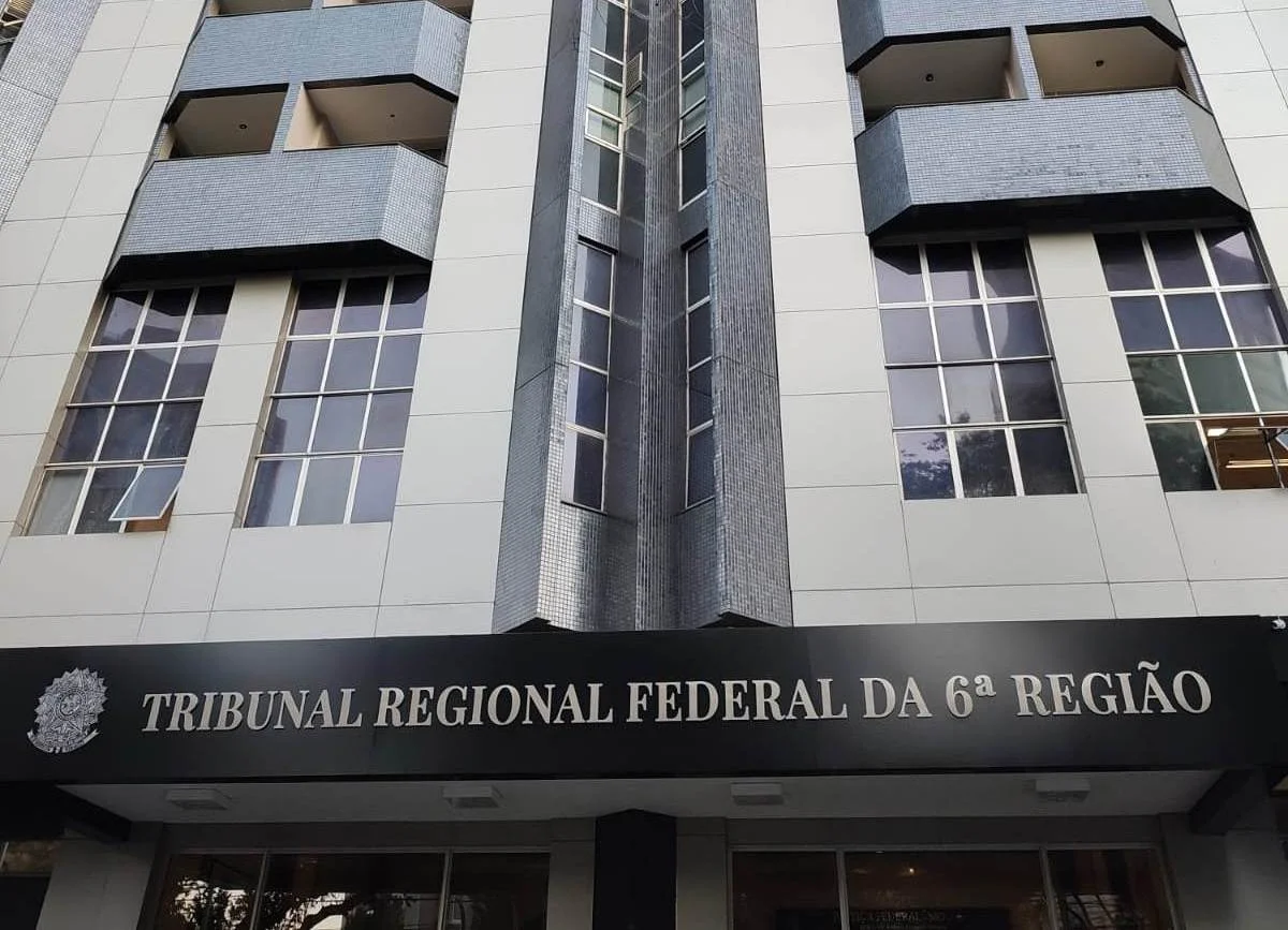 TRF6 reconhece interesse de agir e efeitos financeiros de aposentadoria na DER mesmo com novos documentos na via judicial