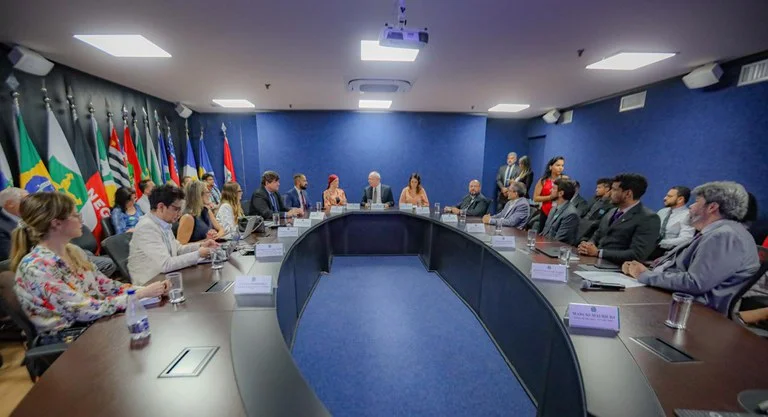 INSS firma acordo para facilitar acesso de migrantes ao BPC