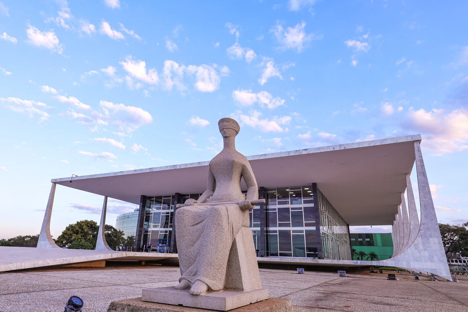 Tema 1300 do STF: suspenso julgamento sobre a constitucionalidade do cálculo da aposentadoria por incapacidade permanente após a Reforma da Previdência
